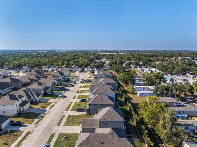 $299,899 | 975 Harper Lane, Bryan, TX 77803