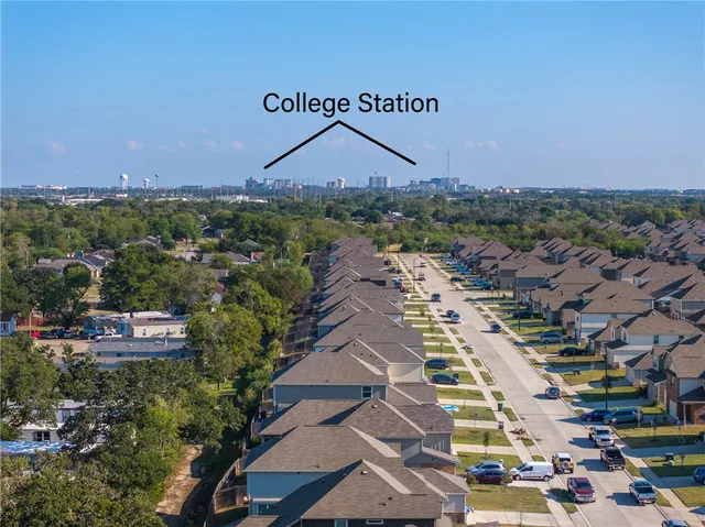 $299,899 | 975 Harper Lane, Bryan, TX 77803