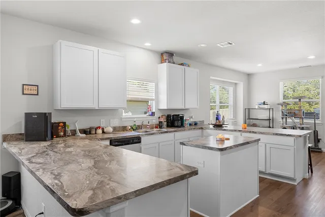 $299,899 | 975 Harper Lane, Bryan, TX 77803