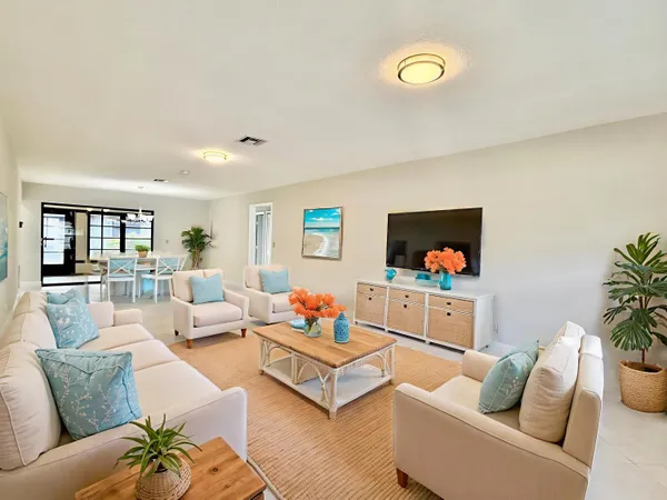 $304,900 | 9890 Pecan Tree Drive, Unit B, Boynton Beach, FL 33436