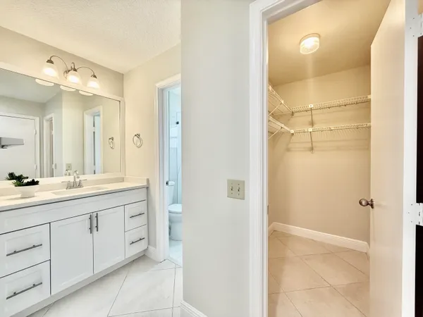 $304,900 | 9890 Pecan Tree Drive, Unit B, Boynton Beach, FL 33436