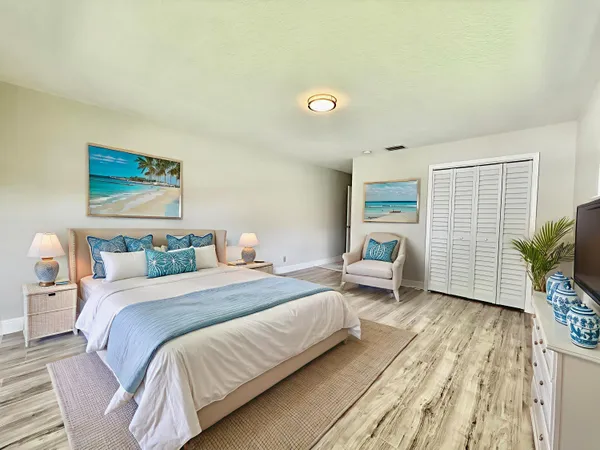 $304,900 | 9890 Pecan Tree Drive, Unit B, Boynton Beach, FL 33436