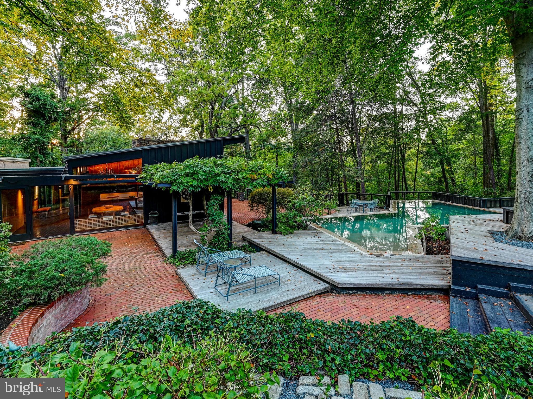 2301 Cross Country Boulevard Baltimore, MD 21209 - Photo 5 of 40