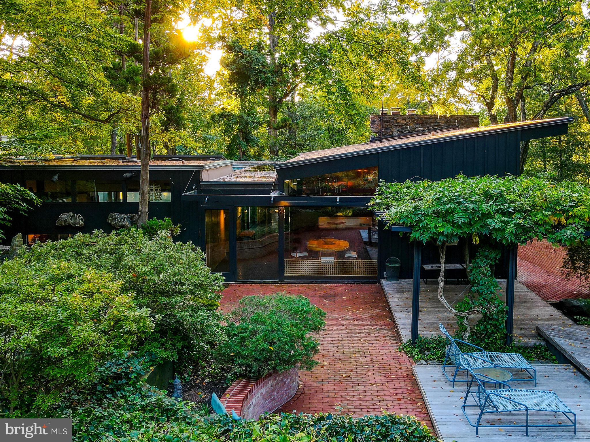 2301 Cross Country Boulevard Baltimore, MD 21209 - Photo 7 of 40