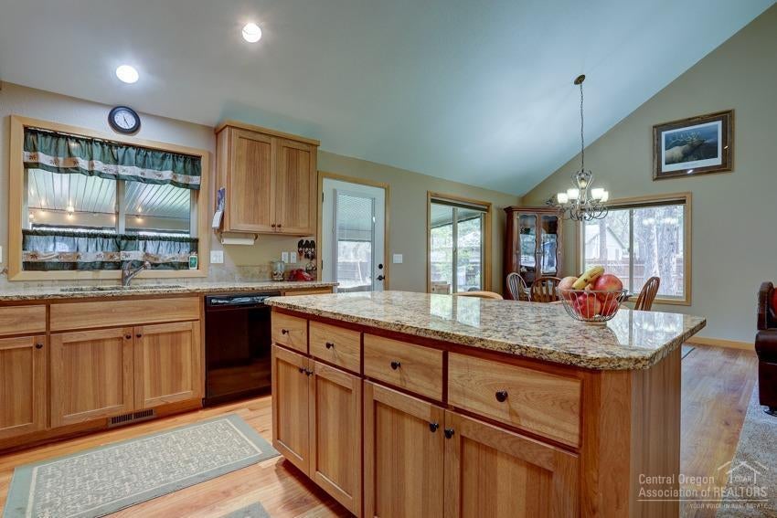 19096 Obsidian Road Bend, OR 97702 - Photo 9 of 25 Additional Photo
