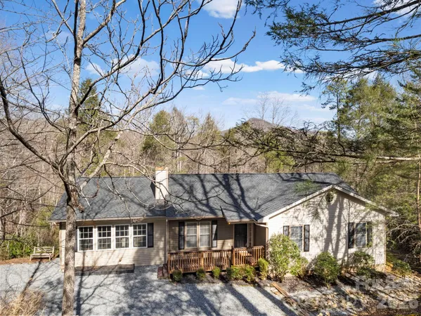 $699,000 | 137 Weaver Court, Lake Lure, NC 28746