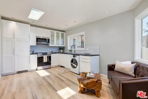 $2,495,000 | 10514 Kinnard Avenue, Los Angeles, CA 90024