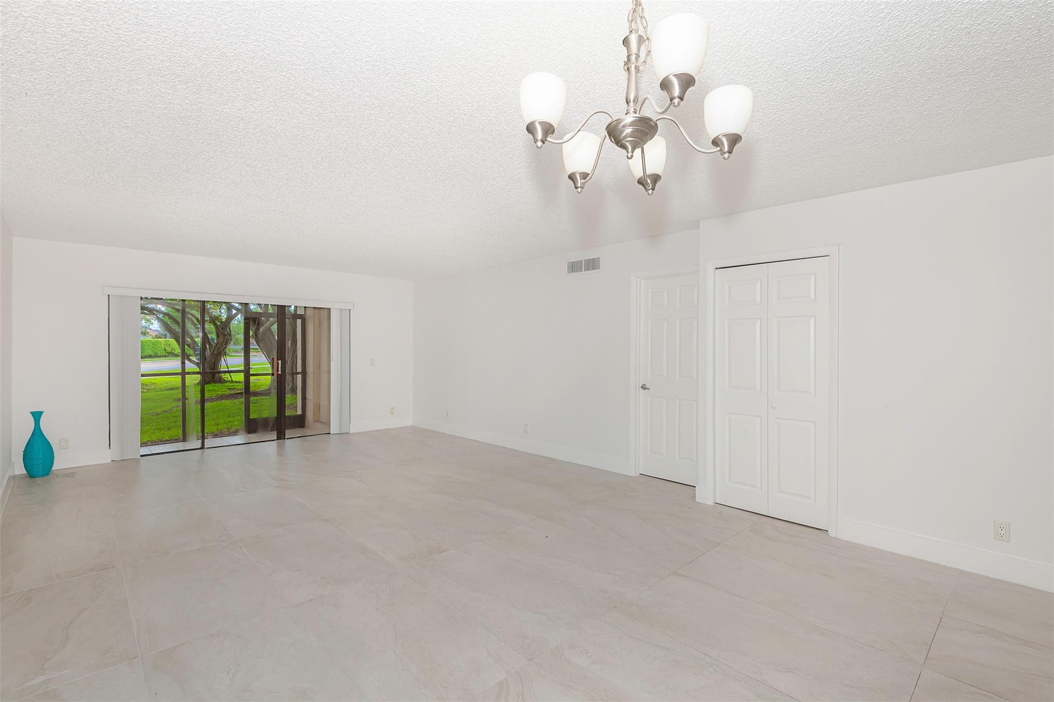 340 Racquet Club Road, Unit 101 Weston, FL 33326 - Photo 3 of 29 Photo 3