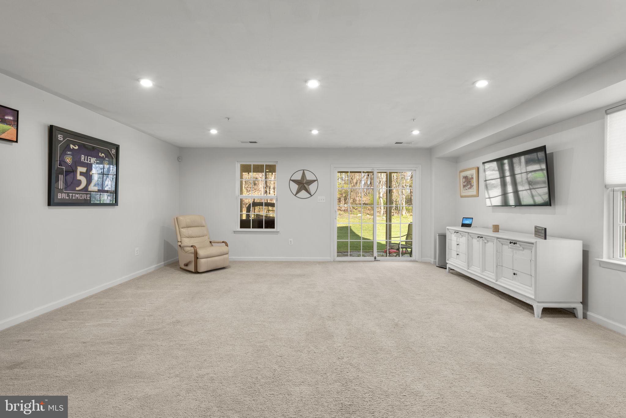 1849 Wind Gate Road Baltimore, MD 21227 - Photo 33 of 45