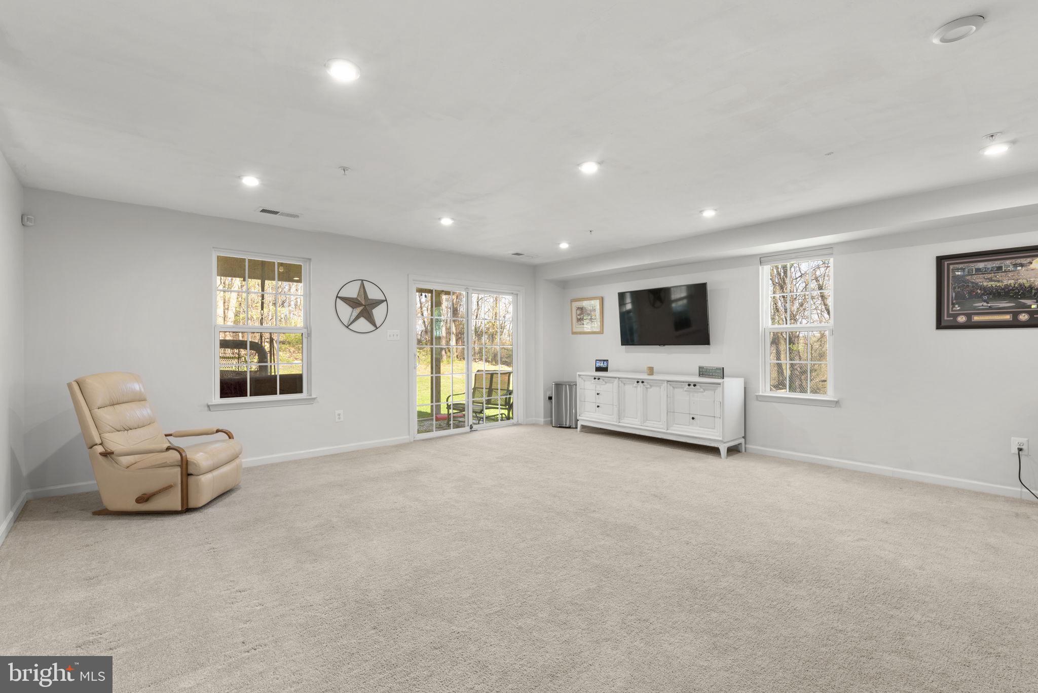 1849 Wind Gate Road Baltimore, MD 21227 - Photo 34 of 45