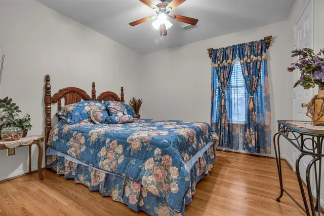 $280,000 | 1130 Fairlane Square, Channelview, TX 77530