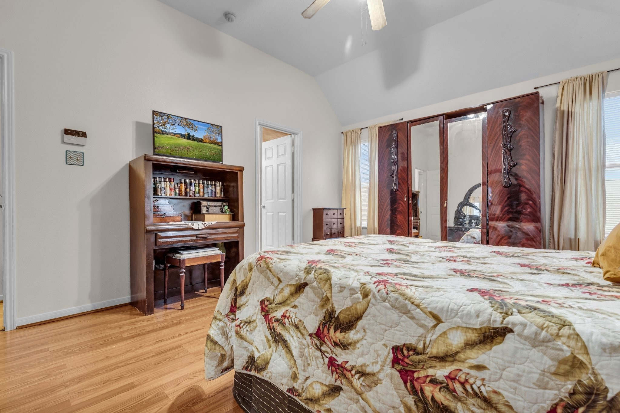 1130 Fairlane Square Channelview, TX 77530 - Photo 17 of 22 a bedroom with a bed and a window