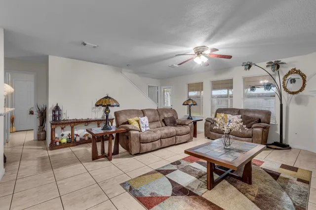 $280,000 | 1130 Fairlane Square, Channelview, TX 77530