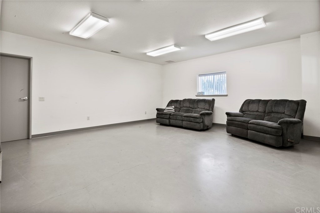 17850 Vista Del Lago Drive Riverside, CA 92503 - Photo 12 of 43