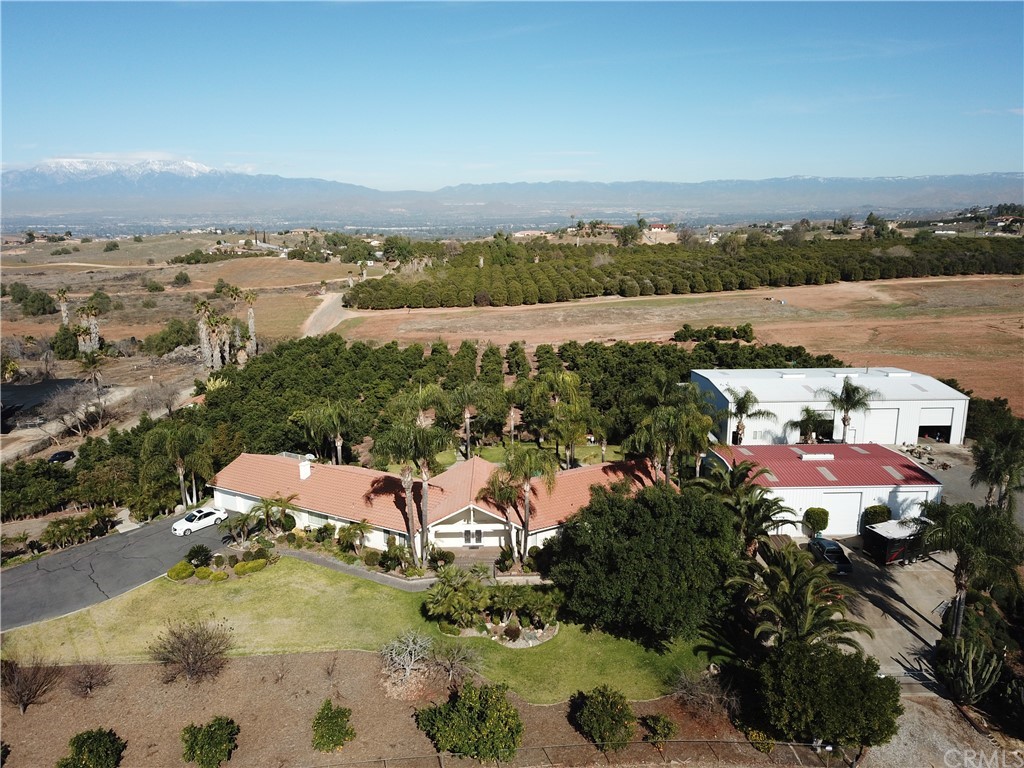 17850 Vista Del Lago Drive Riverside, CA 92503 - Photo 3 of 43