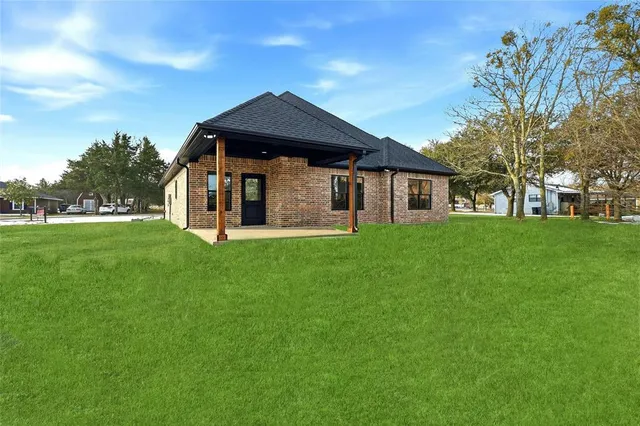 $369,000 | 493 Lee Boulevard, Pottsboro, TX 75076