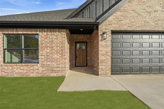 $369,000 | 493 Lee Boulevard, Pottsboro, TX 75076