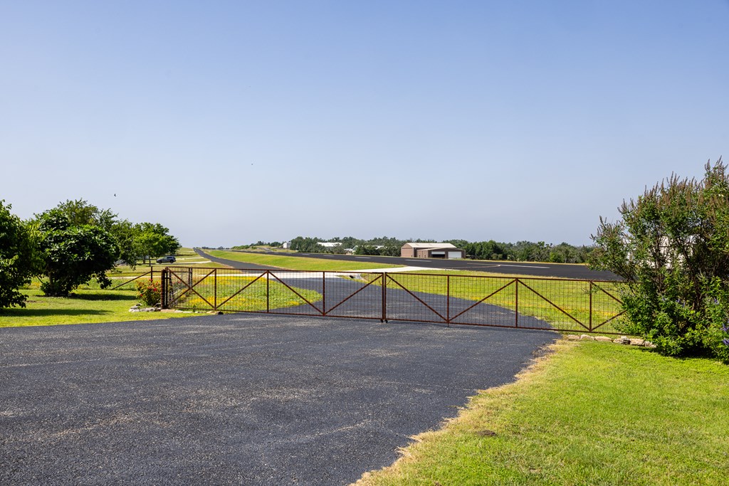 2377 Aviation Loop Fredericksburg, TX 78624 - Photo 52 of 76