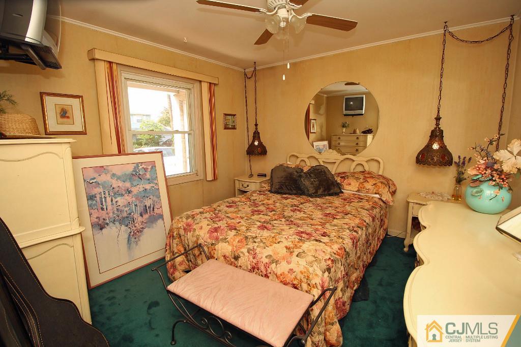 212 Winding Road Iselin, NJ 08830 - Photo 19 of 25 Gallery Image 19