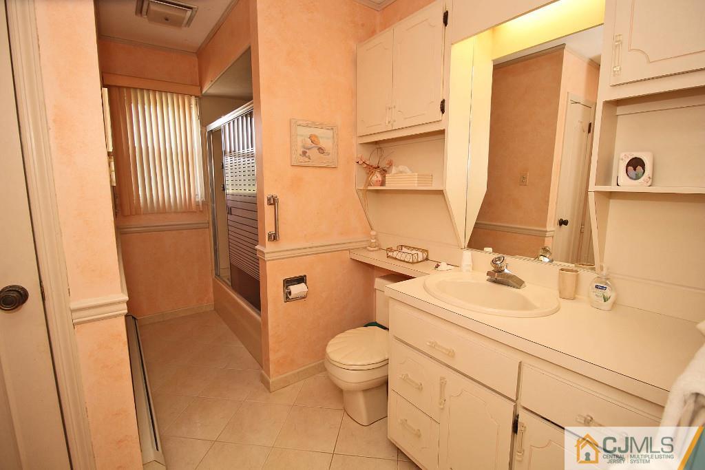 212 Winding Road Iselin, NJ 08830 - Photo 20 of 25 Gallery Image 20