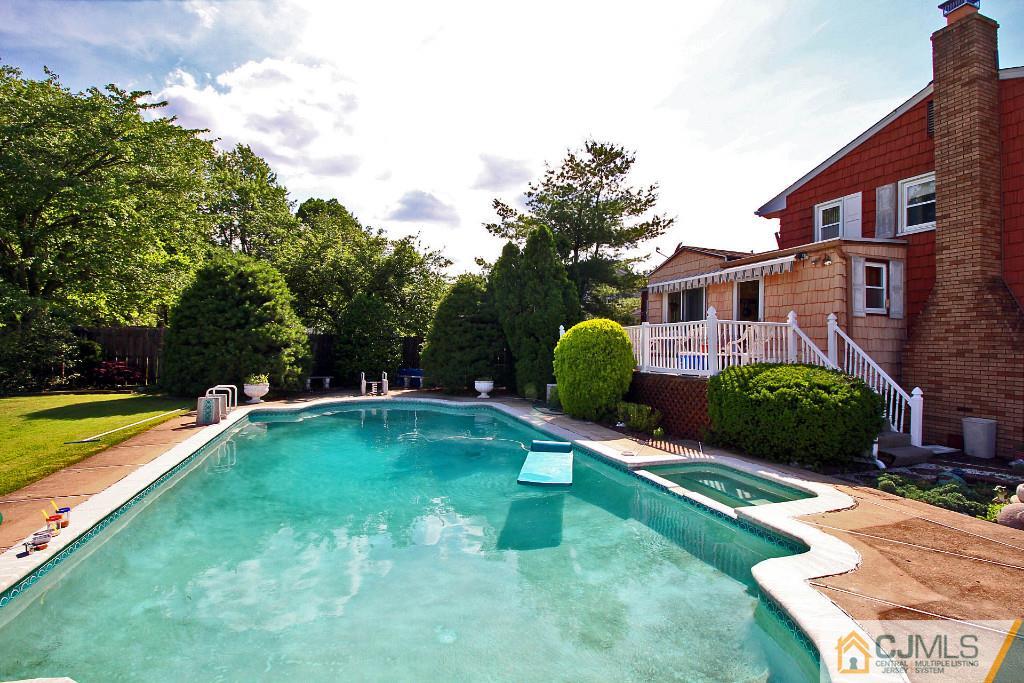 212 Winding Road Iselin, NJ 08830 - Photo 24 of 25 Gallery Image 24