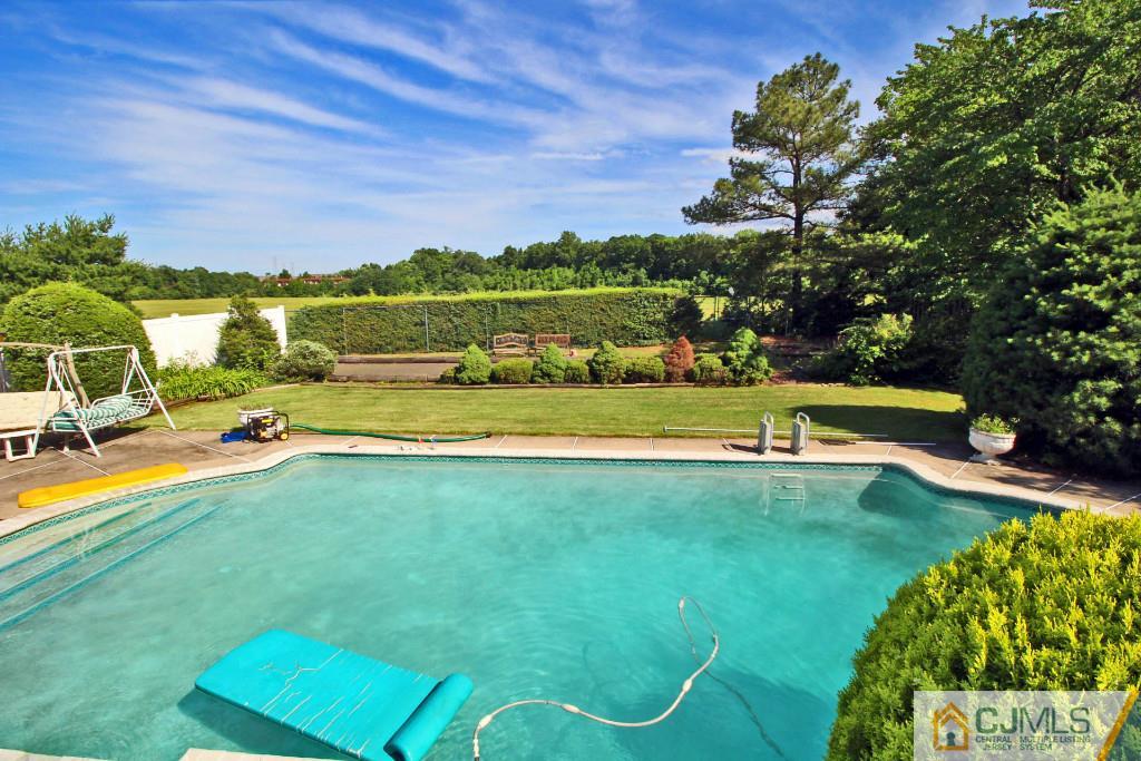212 Winding Road Iselin, NJ 08830 - Photo 25 of 25 Gallery Image 25