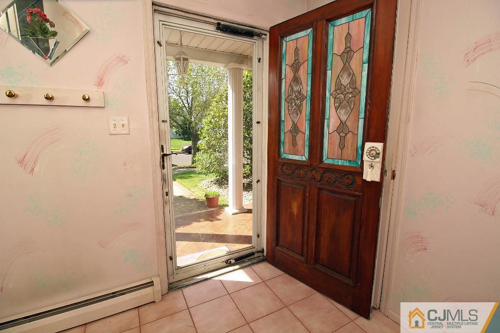 212 Winding Road Iselin, NJ 08830 - Photo 6 of 25 Gallery Image 6
