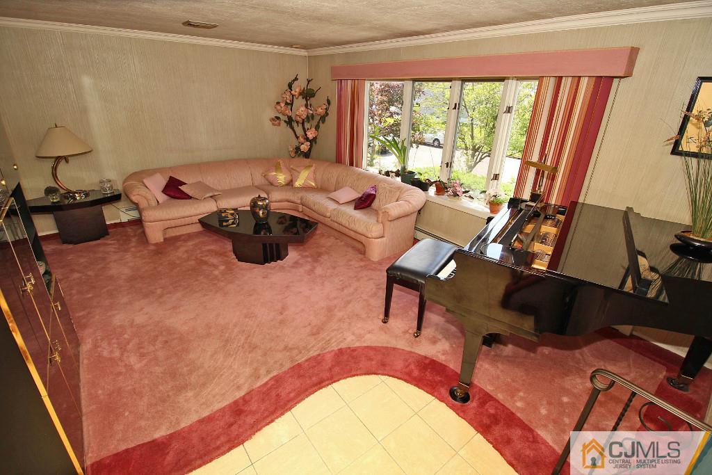 212 Winding Road Iselin, NJ 08830 - Photo 8 of 25 Gallery Image 8