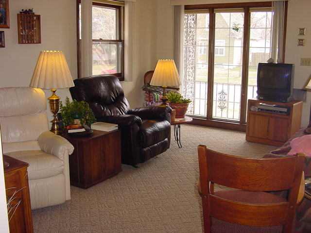 3524 Rockingham Road Davenport, IA 52802 - Photo 2 of 9 Gallery Image 2