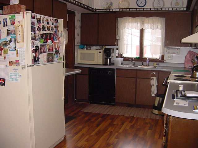 3524 Rockingham Road Davenport, IA 52802 - Photo 3 of 9 Gallery Image 3