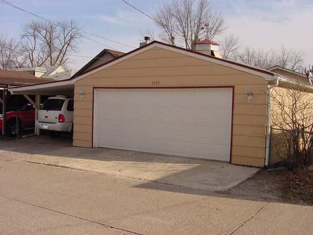 3524 Rockingham Road Davenport, IA 52802 - Photo 9 of 9 Gallery Image 9