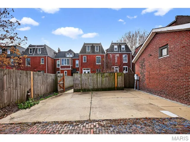 $599,900 | 4257 Maryland Avenue, St. Louis, MO 63108