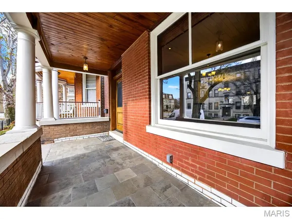 $599,900 | 4257 Maryland Avenue, St. Louis, MO 63108