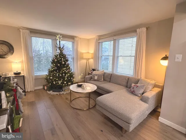 $710,000 | 2120 South Lowell Street, Arlington, VA 22204