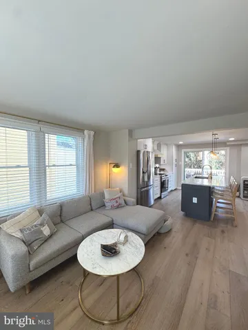 $710,000 | 2120 South Lowell Street, Arlington, VA 22204