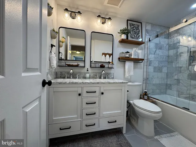 $710,000 | 2120 South Lowell Street, Arlington, VA 22204