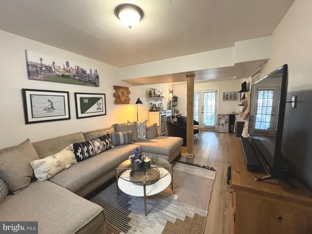 $710,000 | 2120 South Lowell Street, Arlington, VA 22204