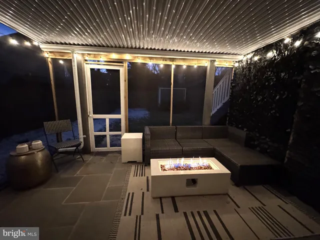 $710,000 | 2120 South Lowell Street, Arlington, VA 22204