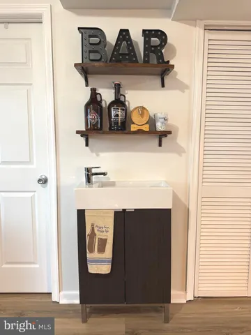 $710,000 | 2120 South Lowell Street, Arlington, VA 22204