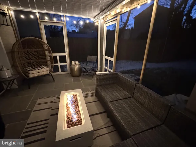 $710,000 | 2120 South Lowell Street, Arlington, VA 22204