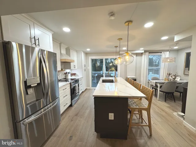 $710,000 | 2120 South Lowell Street, Arlington, VA 22204