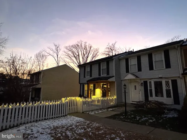 $710,000 | 2120 South Lowell Street, Arlington, VA 22204