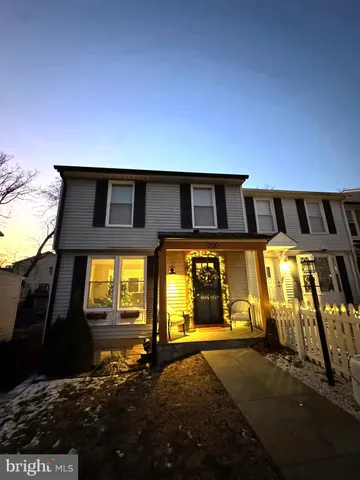 $710,000 | 2120 South Lowell Street, Arlington, VA 22204