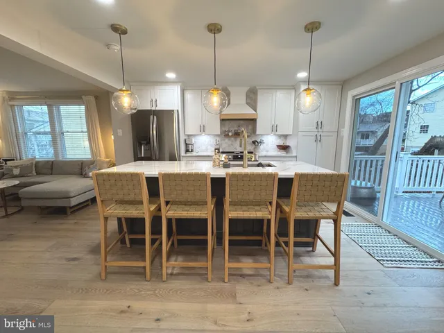 $710,000 | 2120 South Lowell Street, Arlington, VA 22204