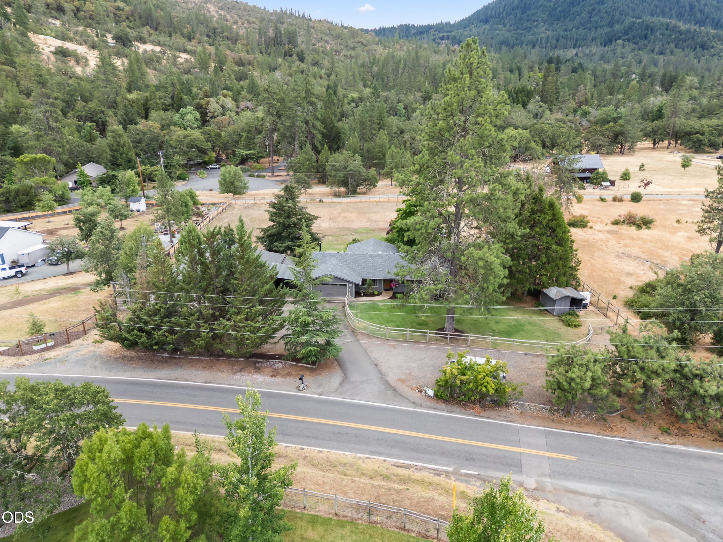 555 Grouse Creek Road Grants Pass, OR 97526 - Photo 1 of 57