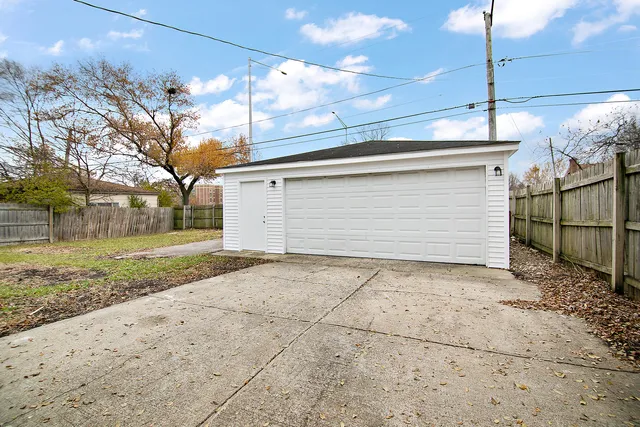 $210,000 | 4301 Greenbrier Lane, Richton Park, IL 60471