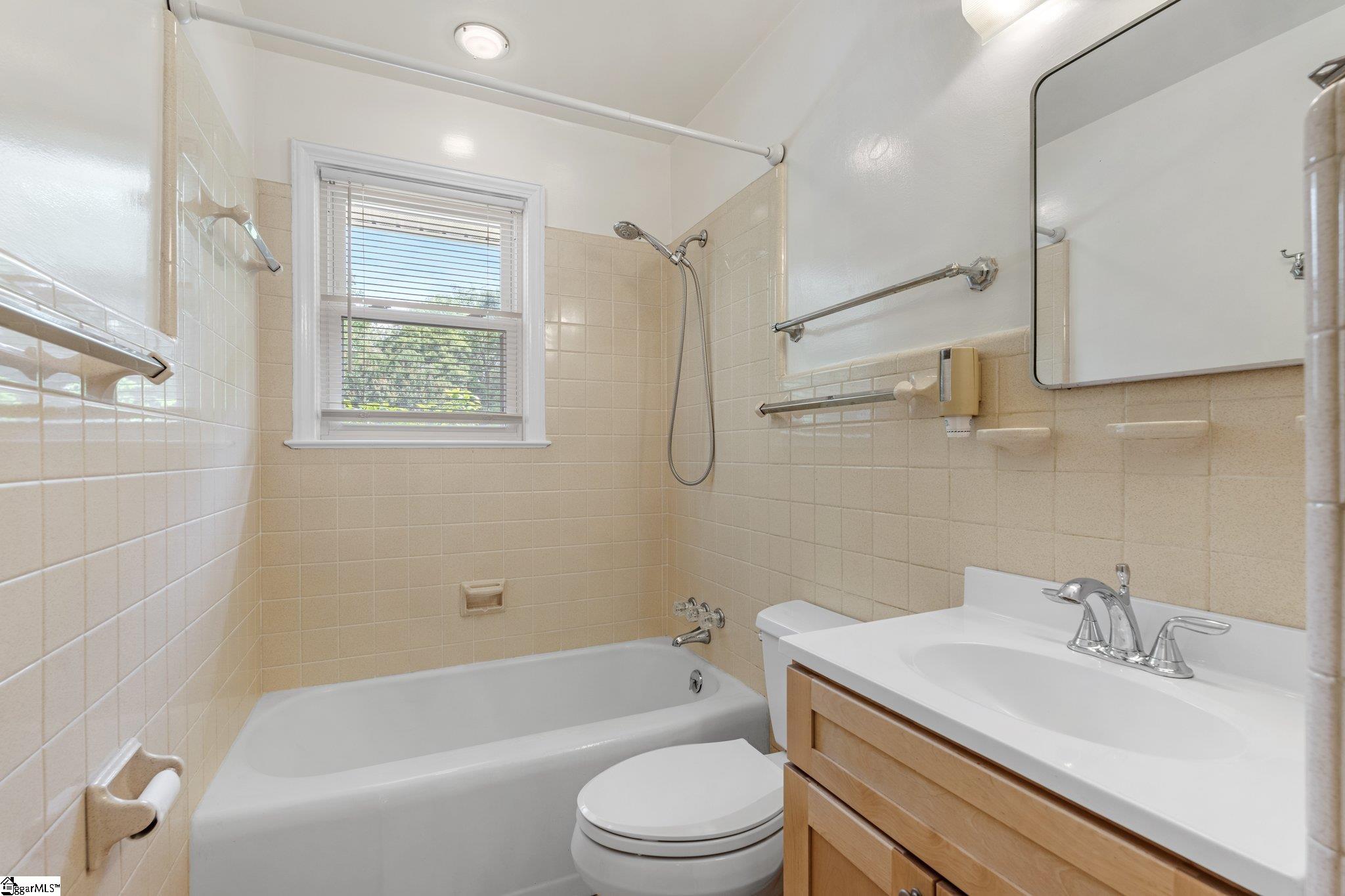 28 Lullwater Road Greenville, SC 29607 - Photo 23 of 34 Gallery Image 23