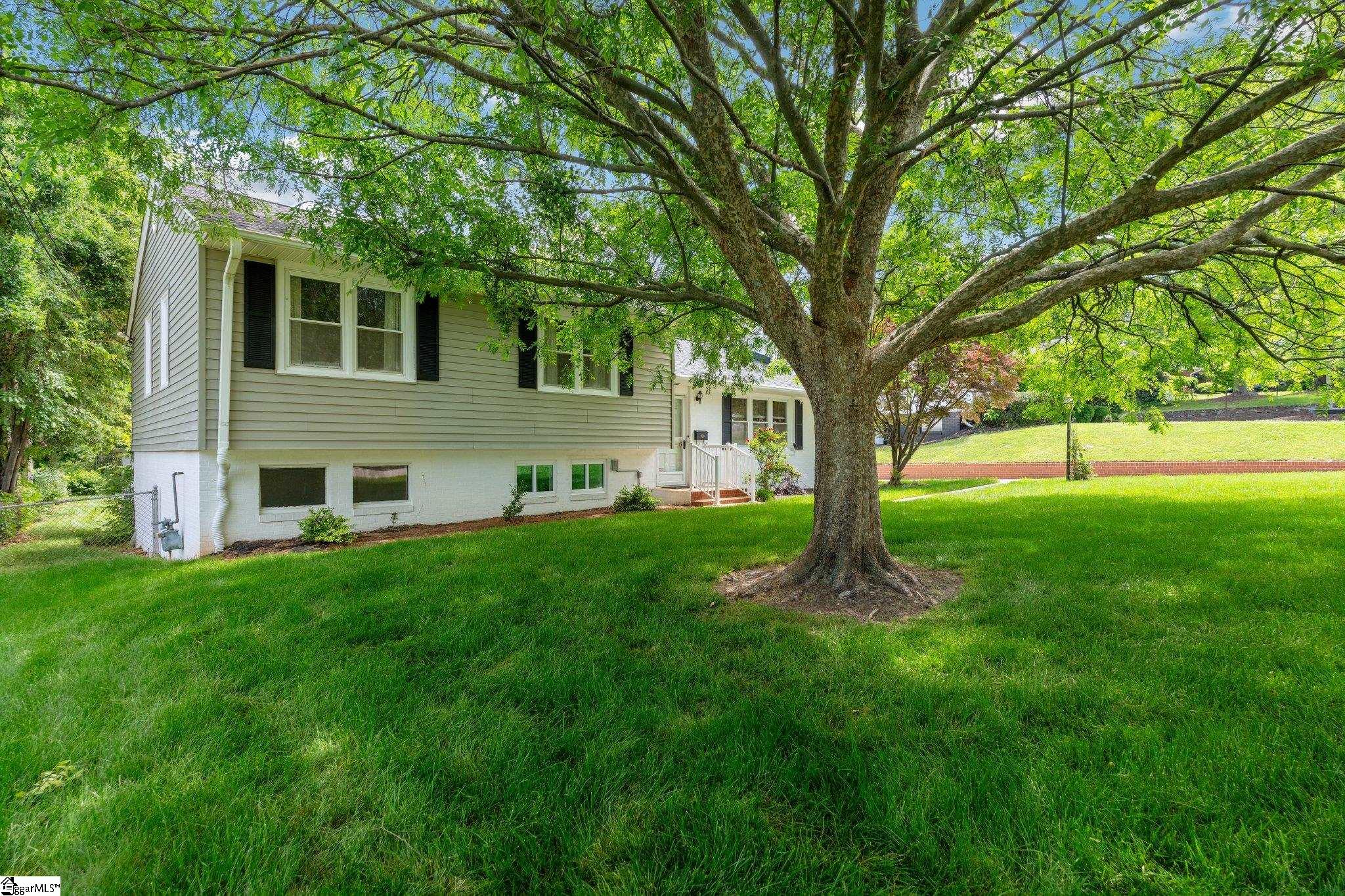 28 Lullwater Road Greenville, SC 29607 - Photo 3 of 34 Gallery Image 3