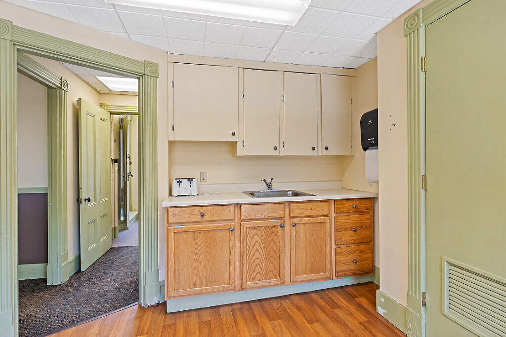 16 East Chestnut Street Augusta, ME 04330 - Photo 21 of 65 16_BP5A0162_DxO_mls