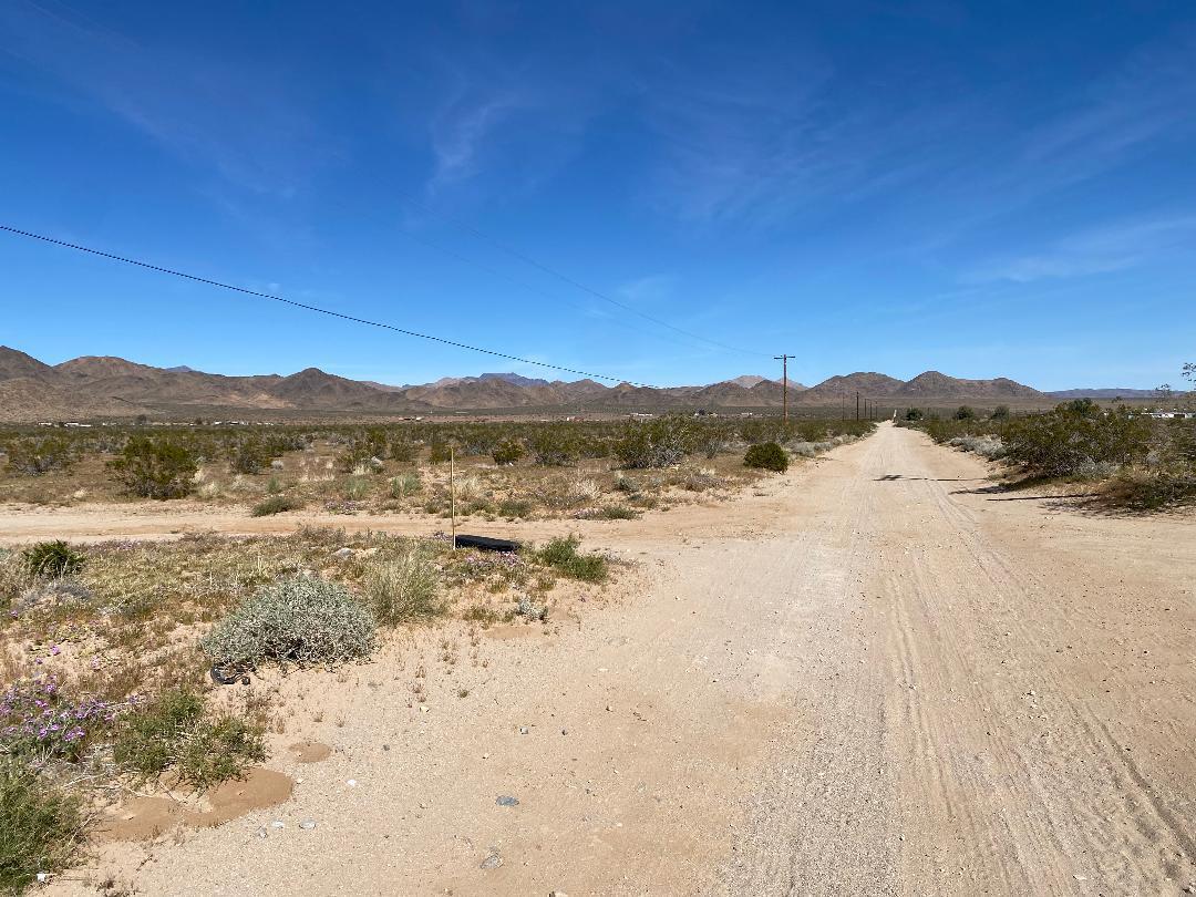 17651 Cattleman Road Lucerne Valley, CA 92356 - Photo 11 of 16 thumbnail (9)